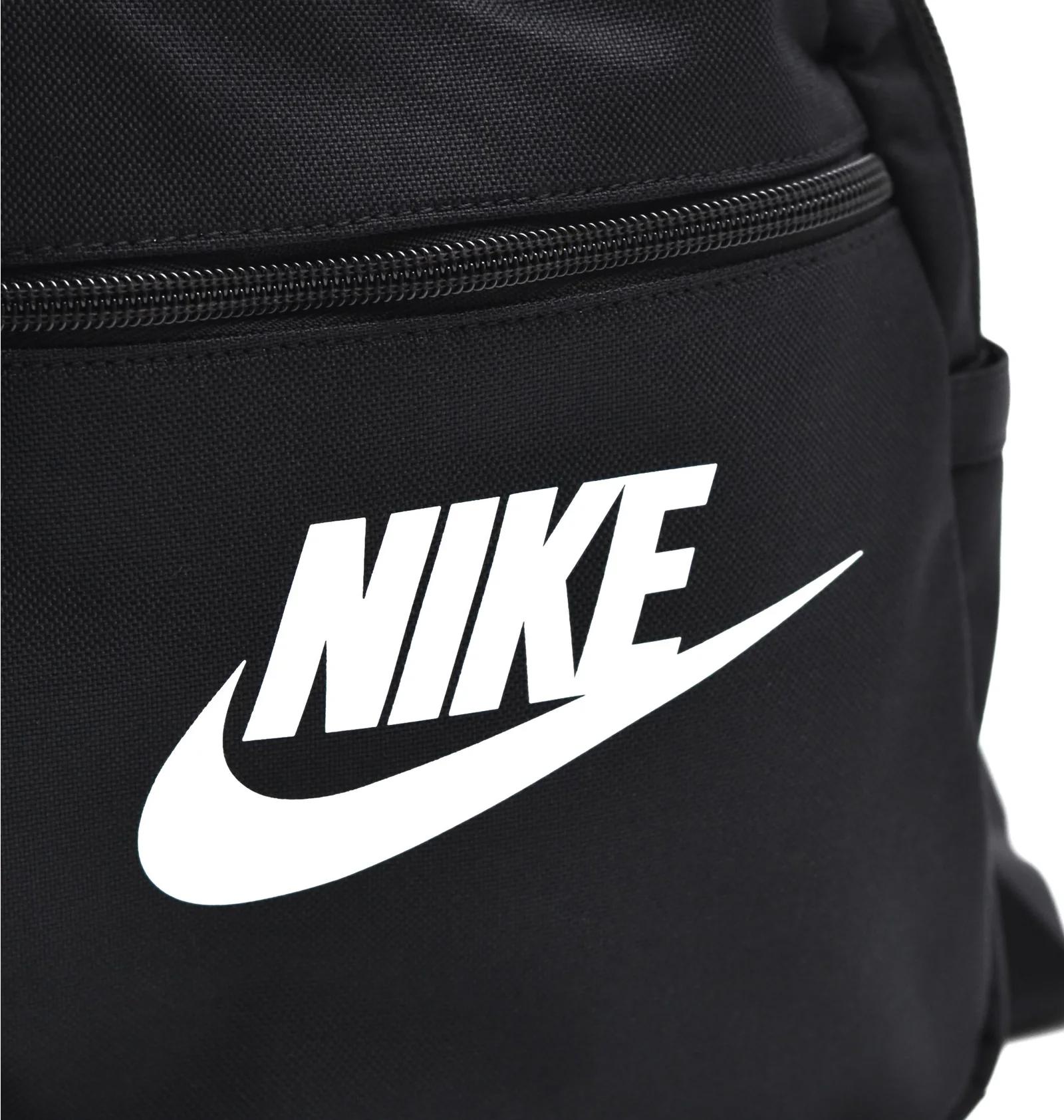 Рюкзак Nike W Nsw Futura 365 Mini Bkpk 6L (CW9301-010) Рюкзак Nike W Nsw Futura 365 Mini Bkpk 6L (CW9301-010)