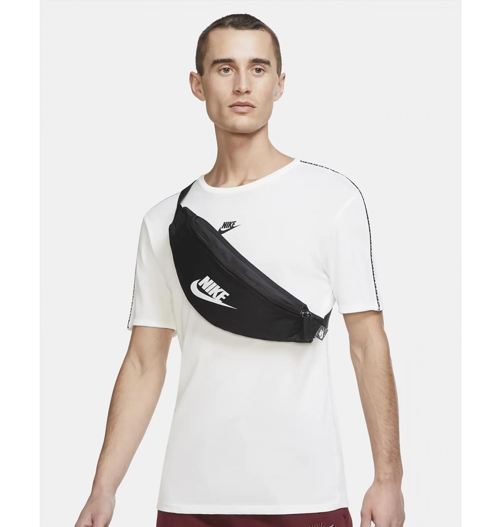 Сумка на пояс Nike Nk Heritage Waistpack - Fa21 (DB0490-010) Сумка на пояс Nike Nk Heritage Waistpack - Fa21 (DB0490-010)